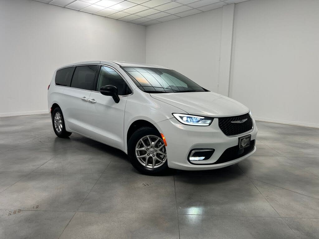 2024 Chrysler Pacifica Touring L FWD