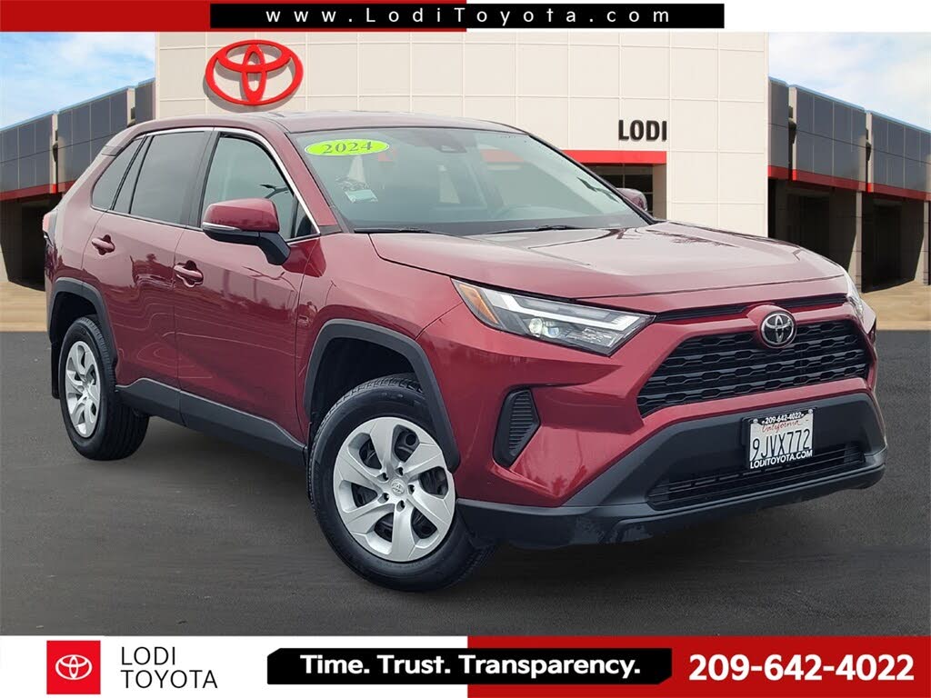 2024 Toyota RAV4 LE FWD
