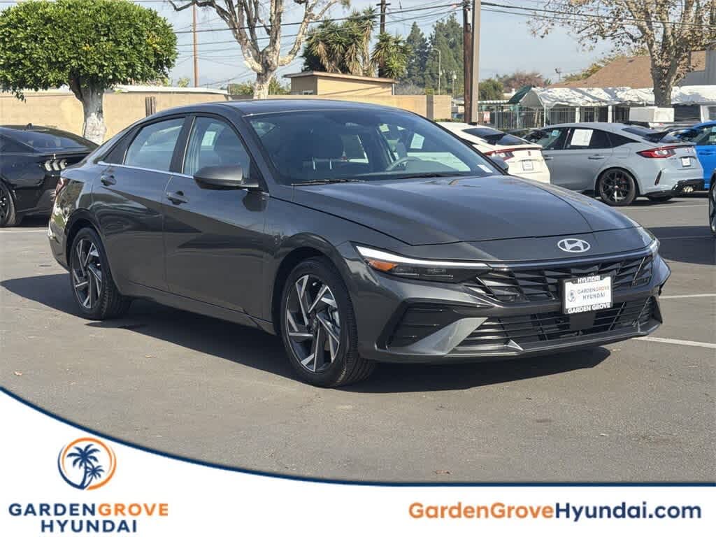 2025 Hyundai Elantra SEL Convenience FWD
