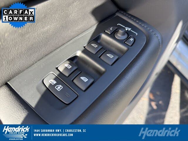 2025 Volvo XC60 B5 Plus Dark Theme AWD