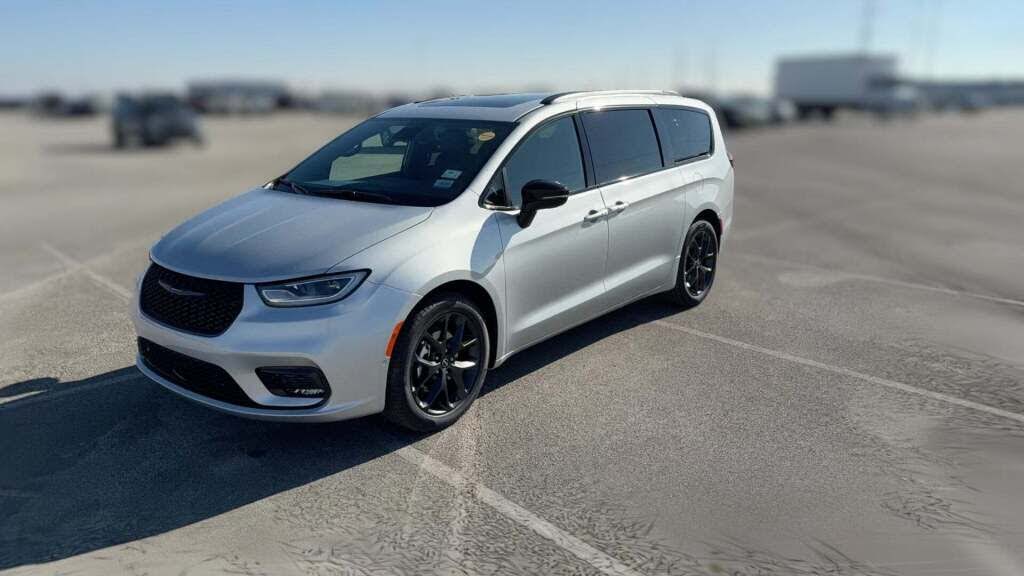 2026 Chrysler Pacifica Limited FWD