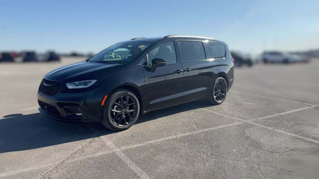 2026 Chrysler Pacifica Select FWD