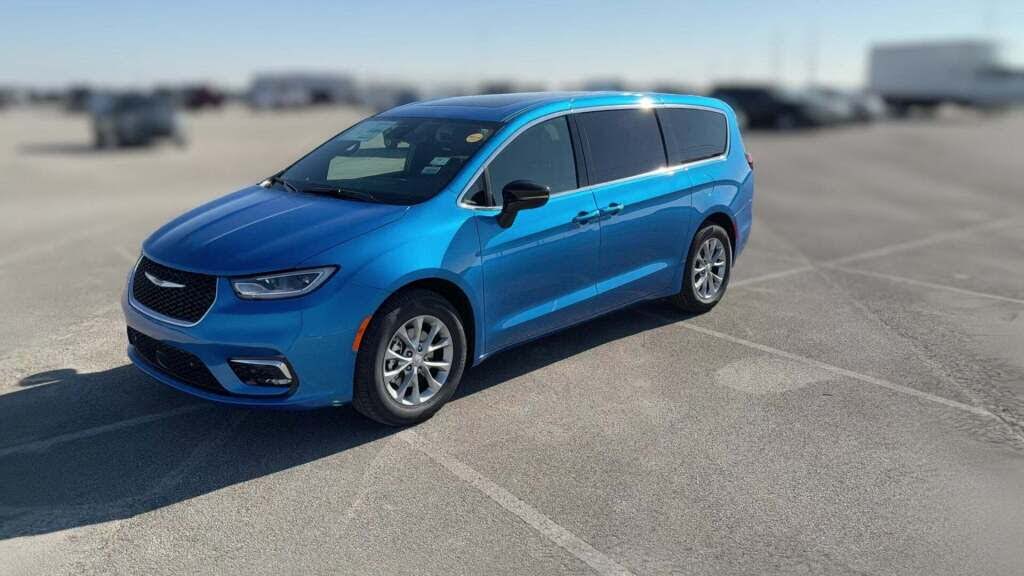 2026 Chrysler Pacifica Limited FWD