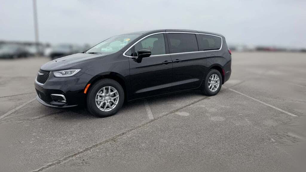 2026 Chrysler Pacifica Select FWD