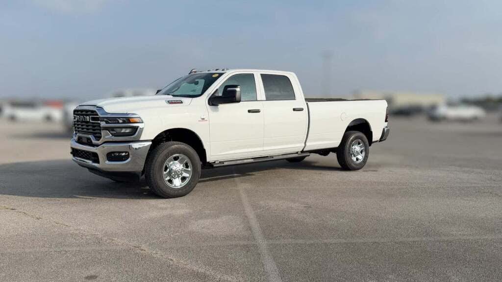 2026 RAM 2500 Tradesman Crew Cab LB 4WD