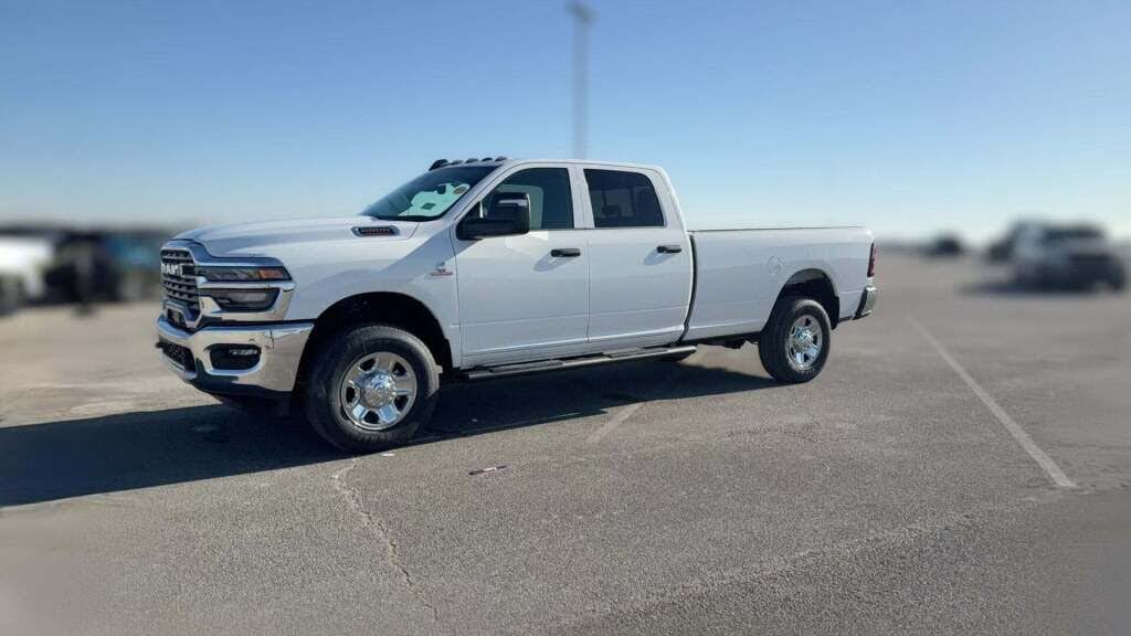 2026 RAM 2500 Tradesman Crew Cab LB 4WD