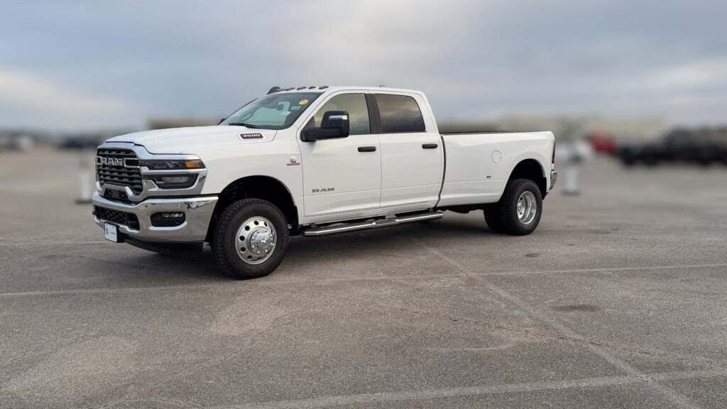 2026 RAM 3500 Lone Star Crew Cab LB DRW 4WD