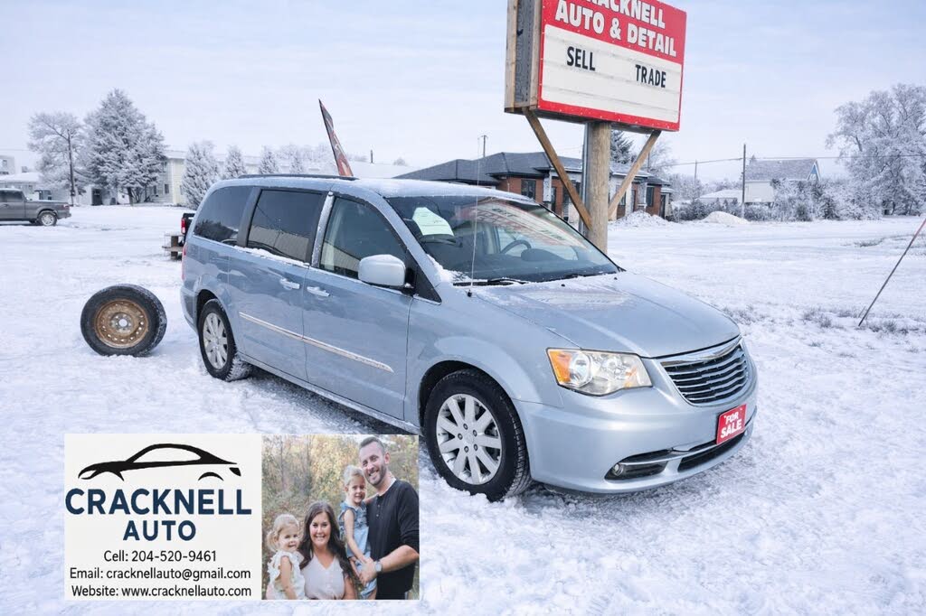 2013 Chrysler Town & Country Touring FWD