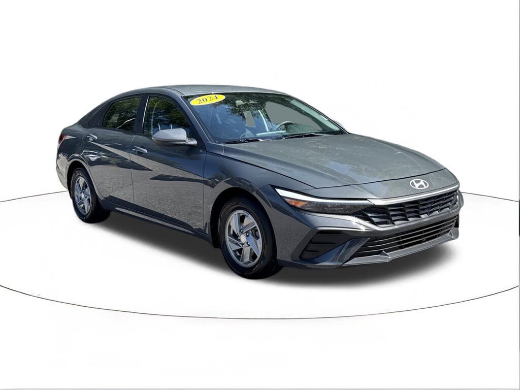 2024 Hyundai Elantra SE FWD