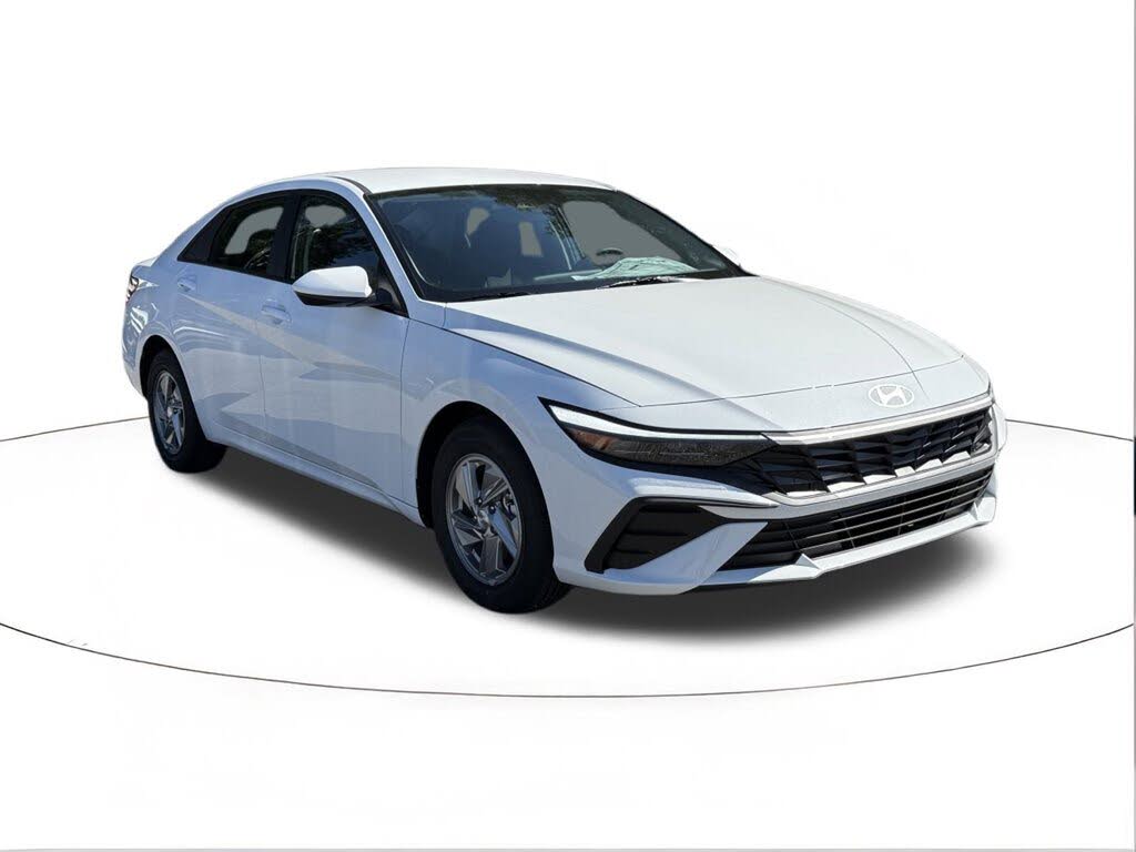 2025 Hyundai Elantra SE FWD
