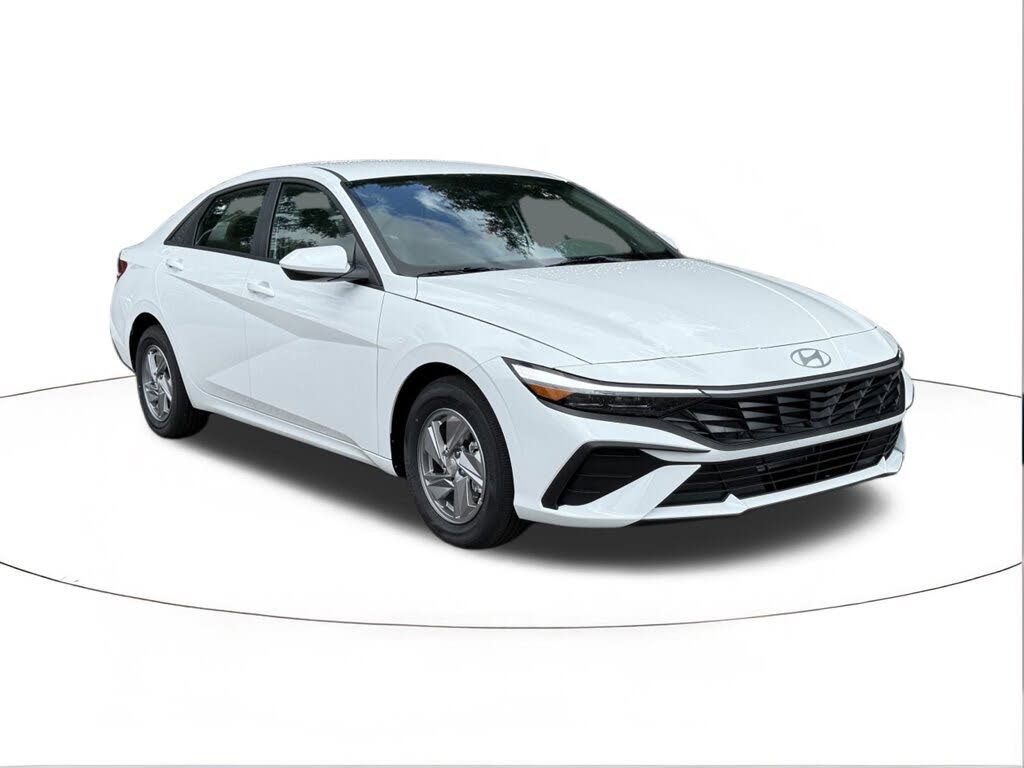2025 Hyundai Elantra SE FWD