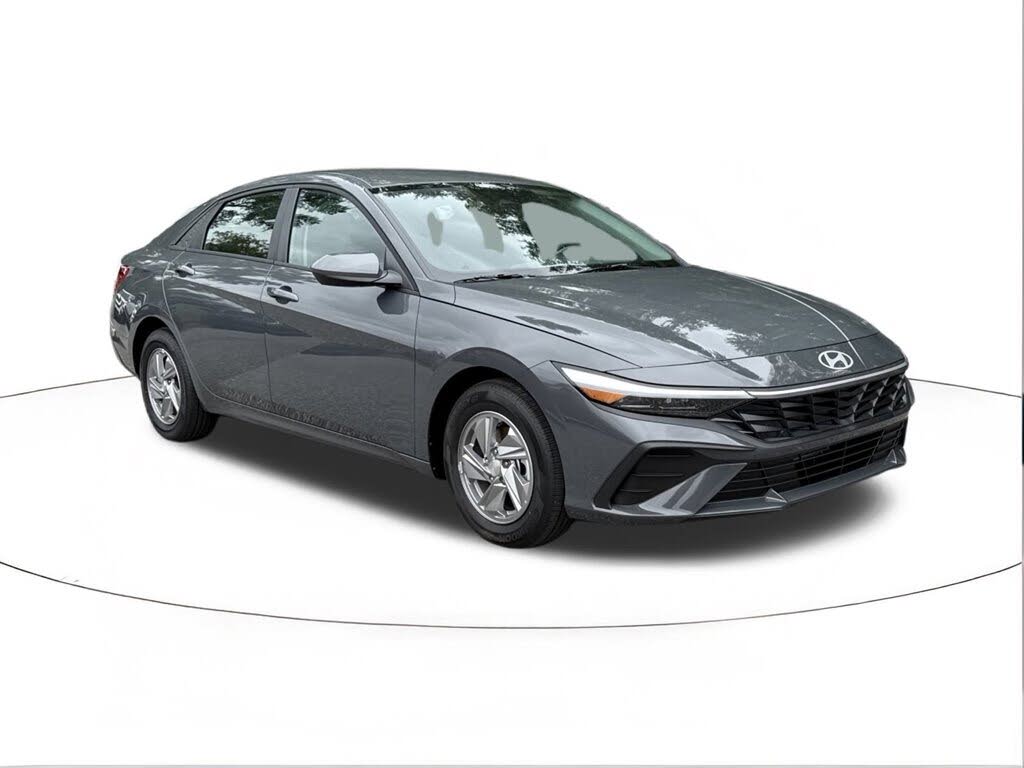 2025 Hyundai Elantra SE FWD