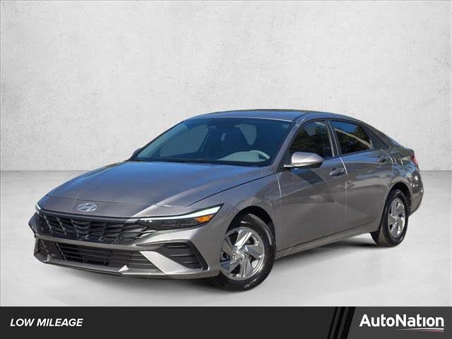 2025 Hyundai Elantra SE FWD