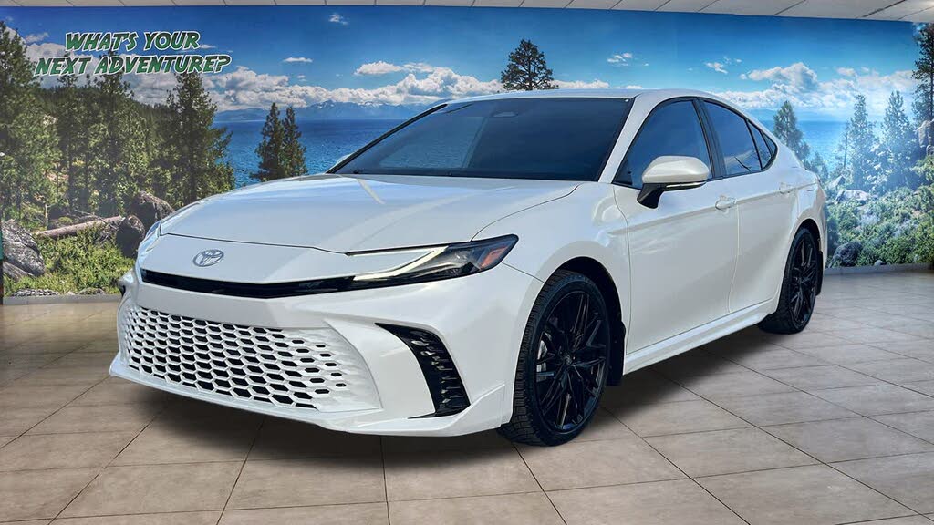 2025 Toyota Camry XSE FWD