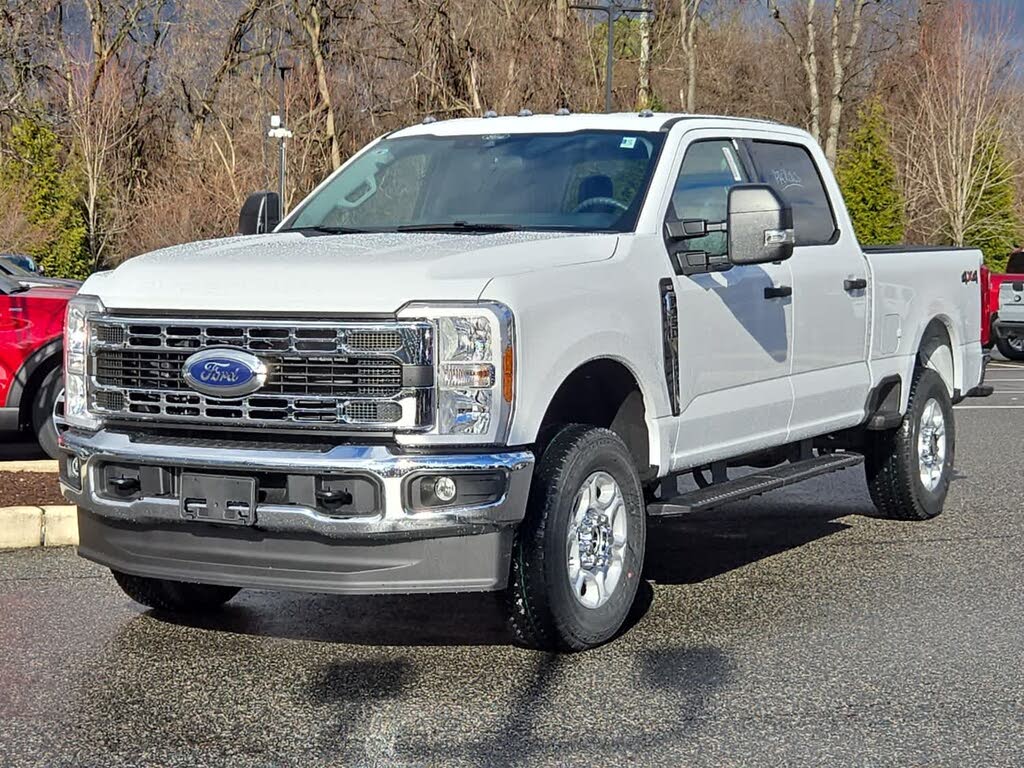 2026 Ford F-350 Super Duty XLT Crew Cab 4WD