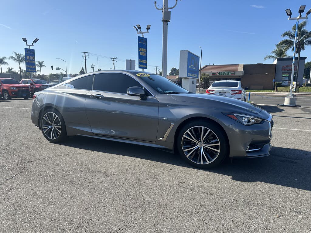 2017 INFINITI Q60 2.0t Coupe RWD
