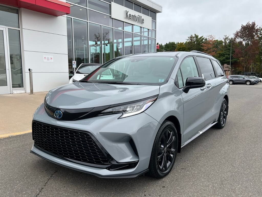 2025 Toyota Sienna XLE 8-Passenger FWD