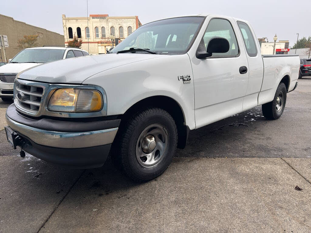 1999 Ford F-150 XL Extended Cab SB