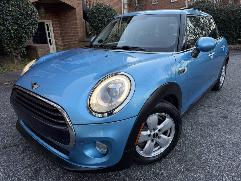 2017 MINI Cooper 4-Door Hatchback FWD