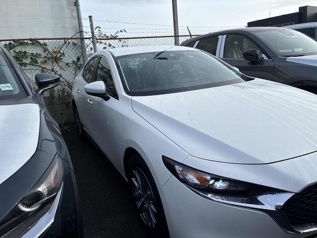 2022 Mazda MAZDA3 Preferred Sedan FWD