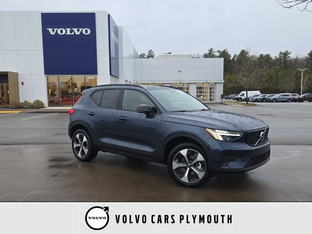 2026 Volvo XC40 B5 Core AWD