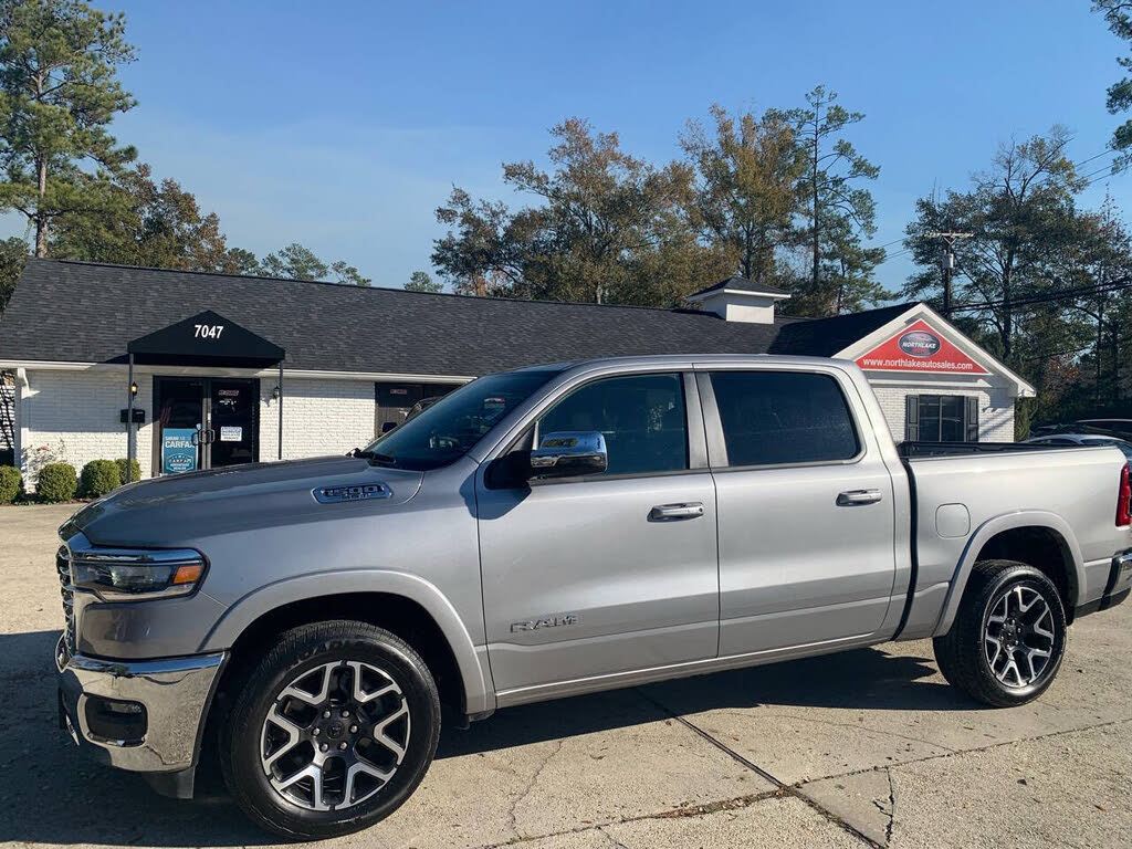 2025 RAM 1500 Laramie Crew Cab 4WD