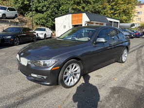 BMW 3 Series 328i Sedan RWD