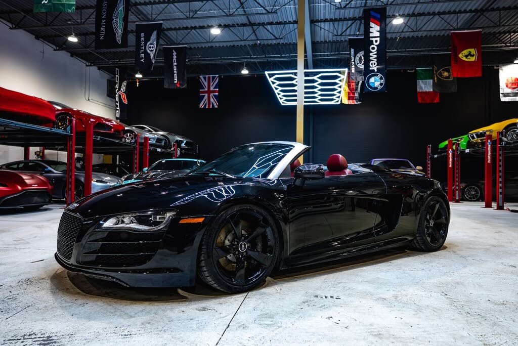 Audi R8 5.2 quattro Spyder AWD 2011