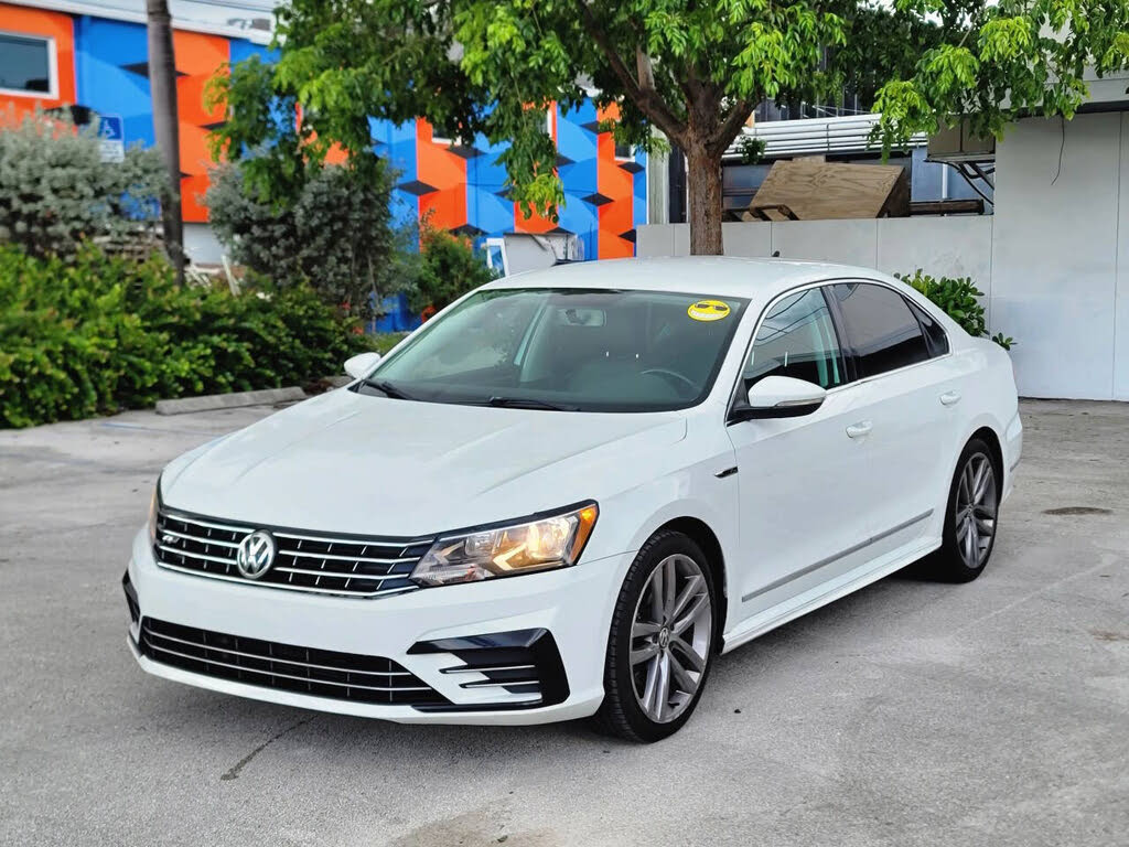 2017 Volkswagen Passat R-Line