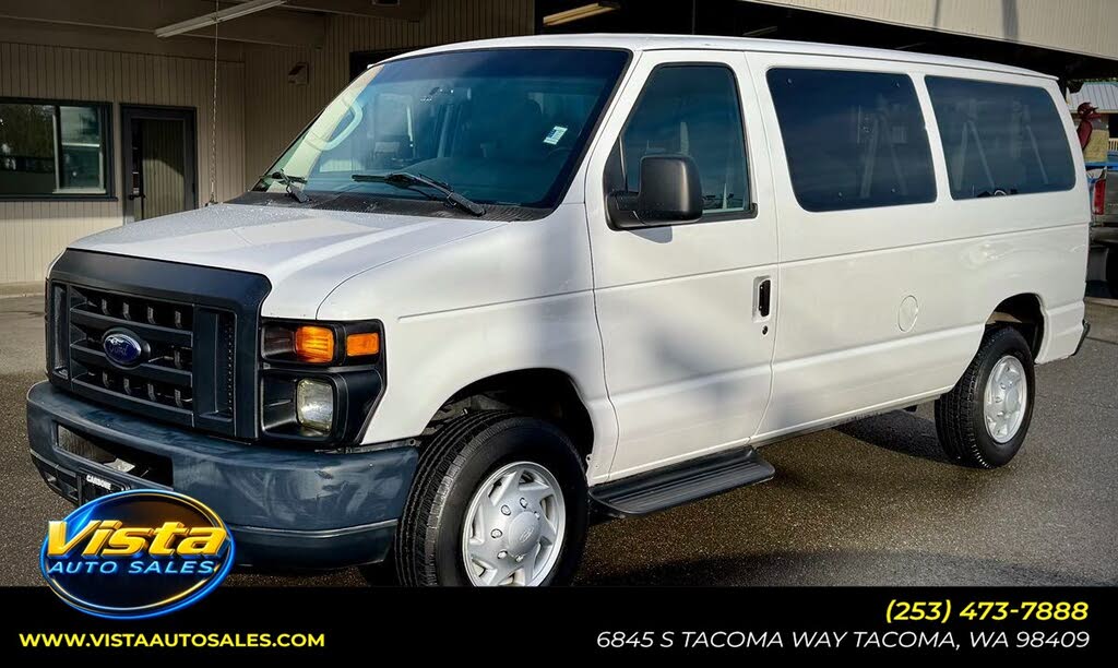2013 Ford E-Series E-350 XLT Super Duty Passenger Van