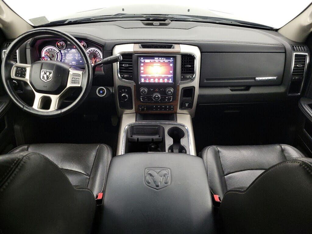 2017 RAM 3500 Laramie Crew Cab LB DRW 4WD