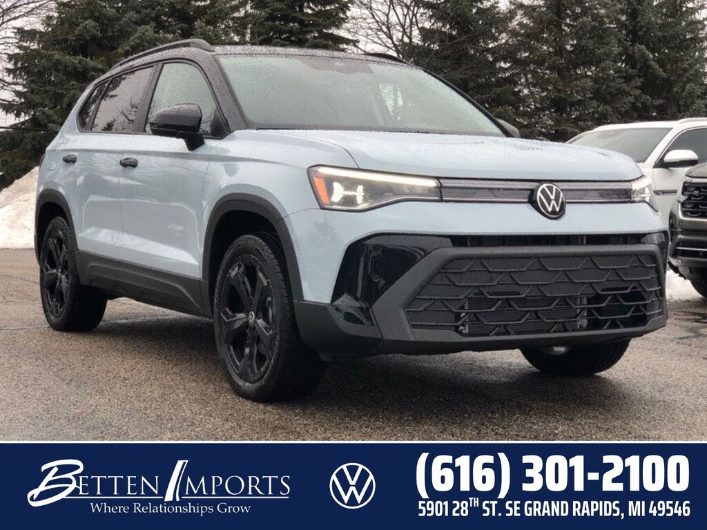 2026 Volkswagen Taos SE Black 4Motion