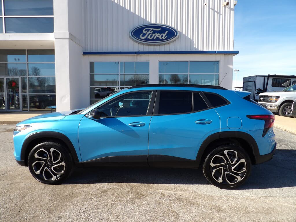 2025 Chevrolet Trax RS with 2RS FWD