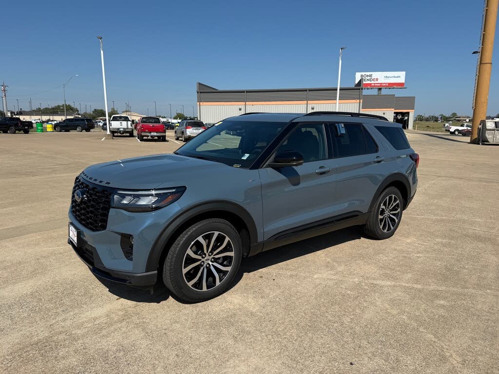 2025 Ford Explorer ST-Line RWD