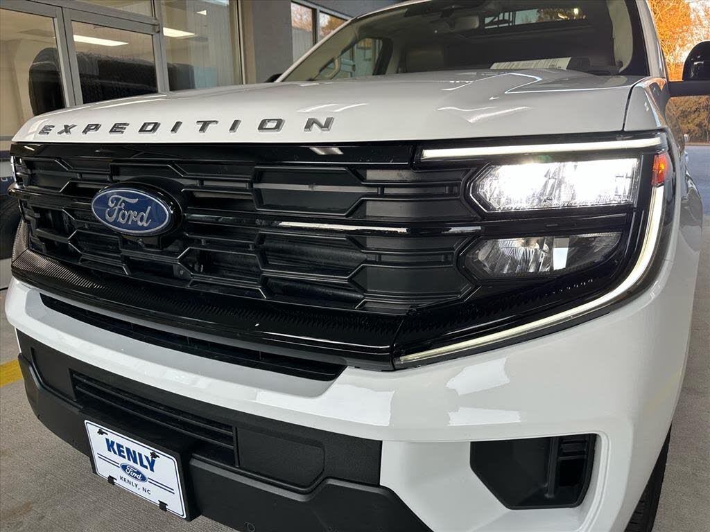 2025 Ford Expedition Active RWD