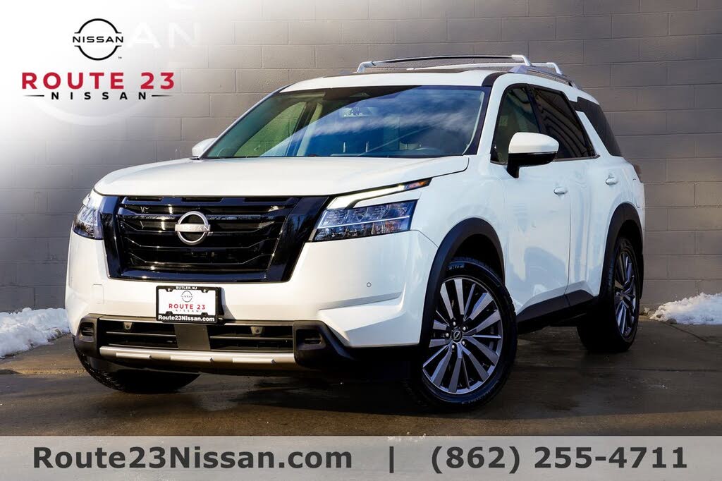 2023 Nissan Pathfinder SL 4WD