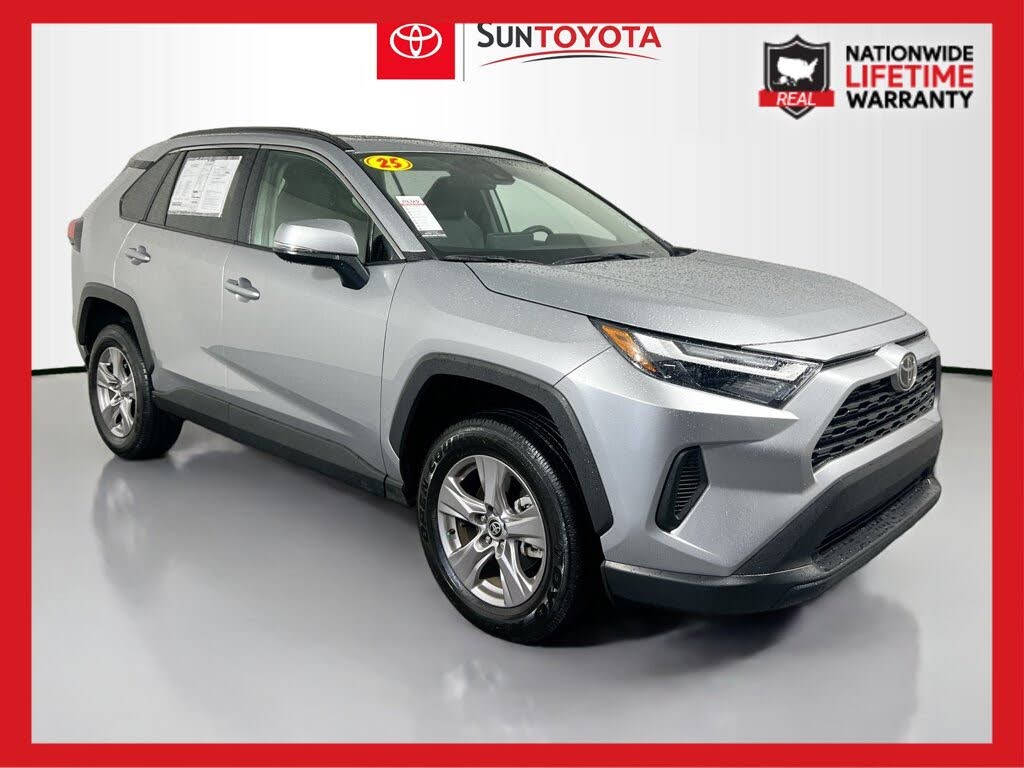 2025 Toyota RAV4 XLE FWD