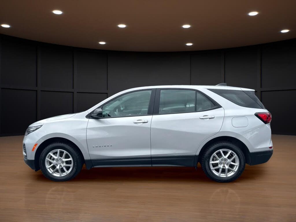 Chevrolet Equinox LS FWD with 1FL 2022