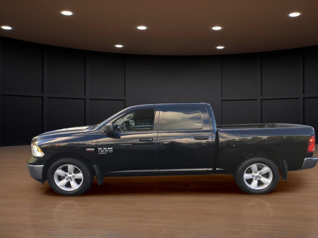 2022 RAM 1500 Classic SLT Crew Cab 4WD