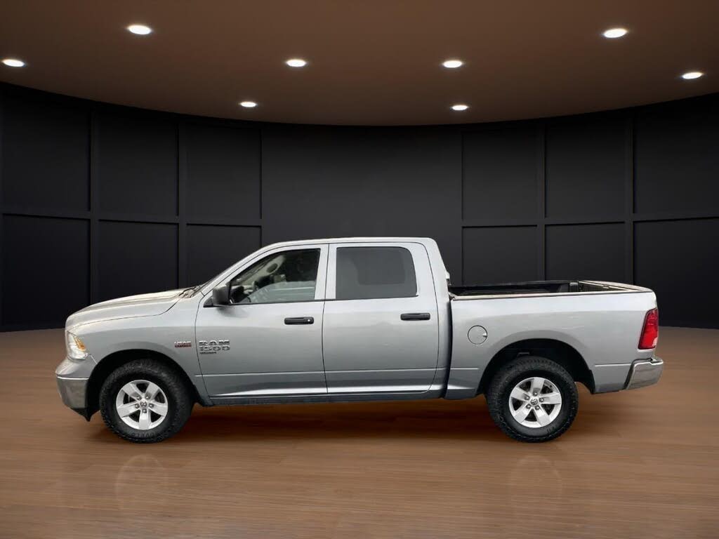 RAM 1500 Classic SLT Crew Cab 4WD 2023
