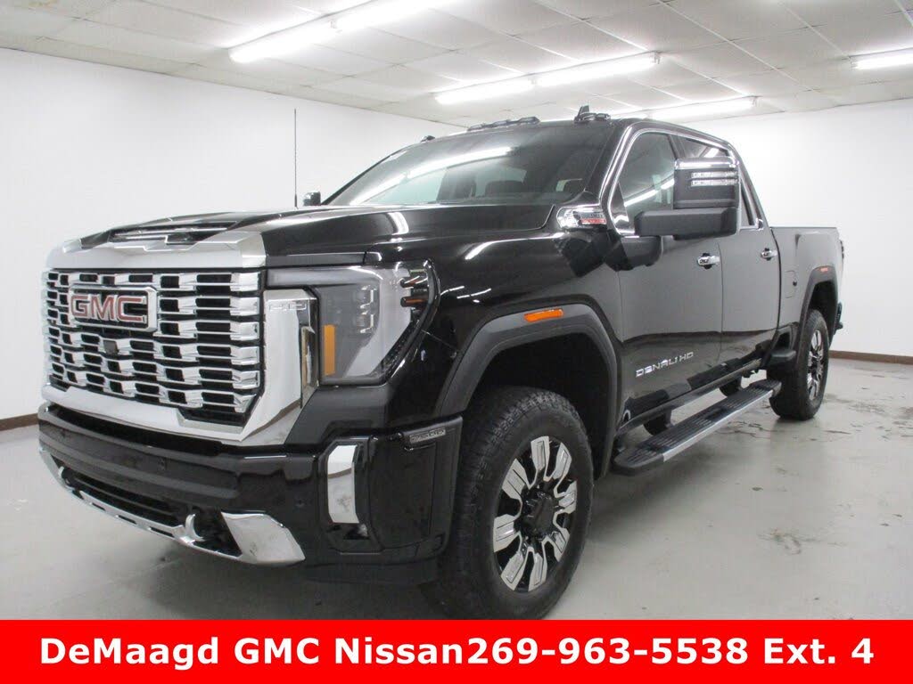 2025 GMC Sierra 2500HD Denali Crew Cab 4WD