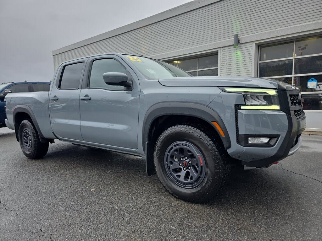 2025 Nissan Frontier PRO-4X Crew Cab LB 4WD
