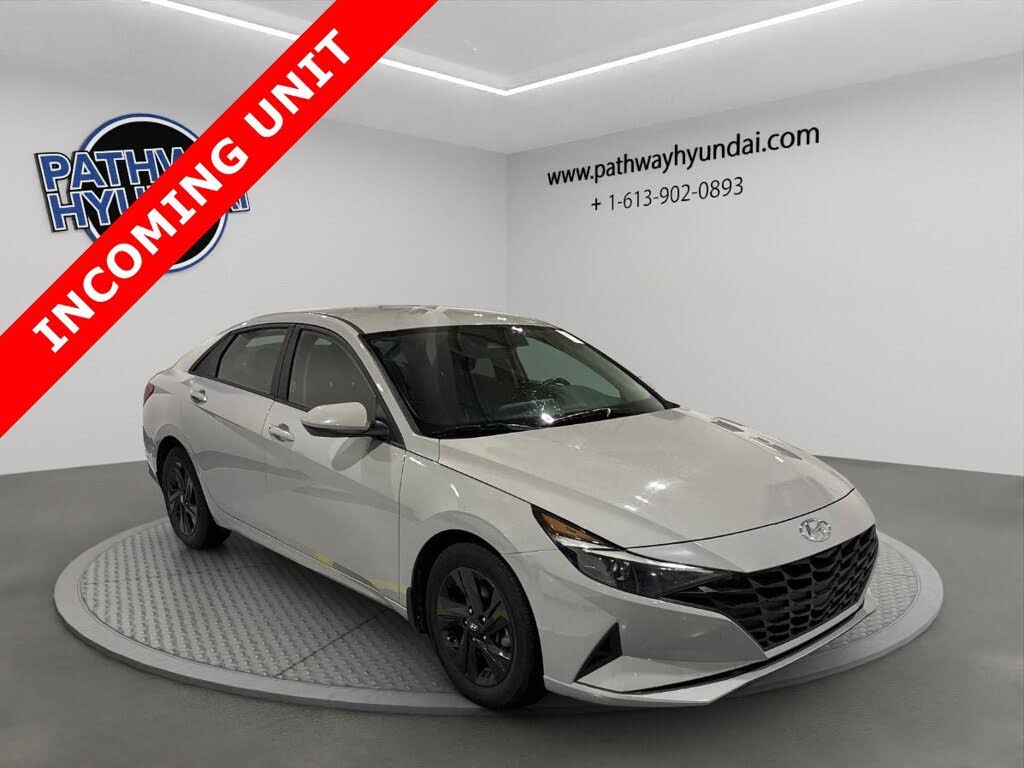 2022 Hyundai Elantra Preferred FWD