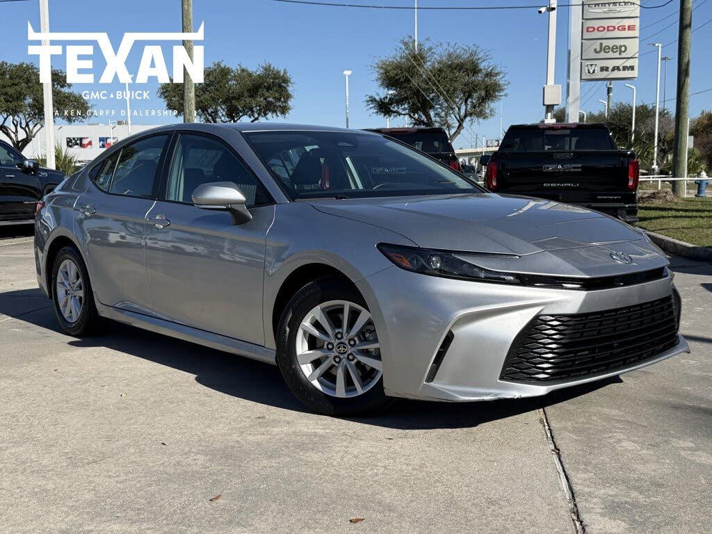 2025 Toyota Camry LE FWD