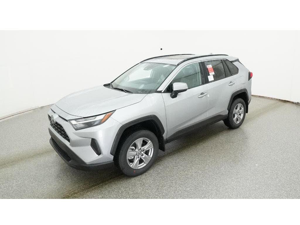 2025 Toyota RAV4 XLE FWD
