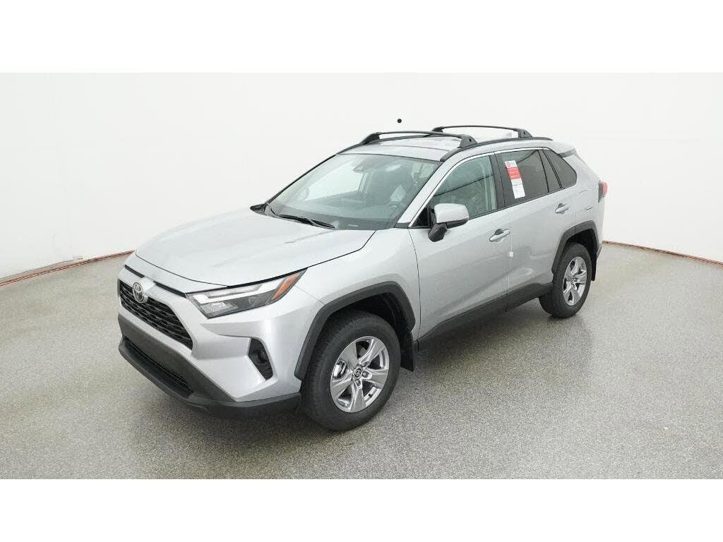 2025 Toyota RAV4 XLE FWD