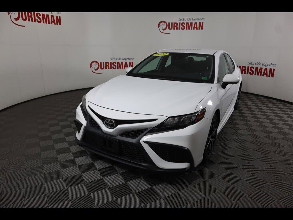 2022 Toyota Camry SE FWD