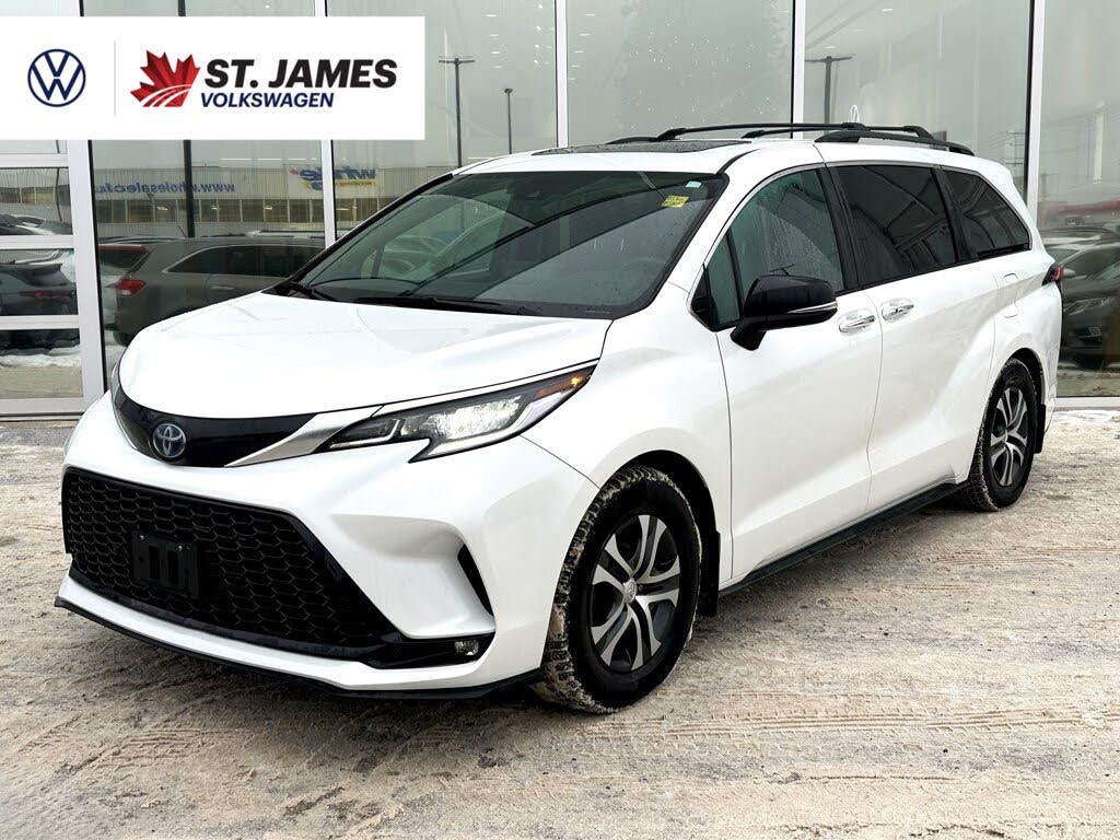 2023 Toyota Sienna XSE 7-Passenger AWD