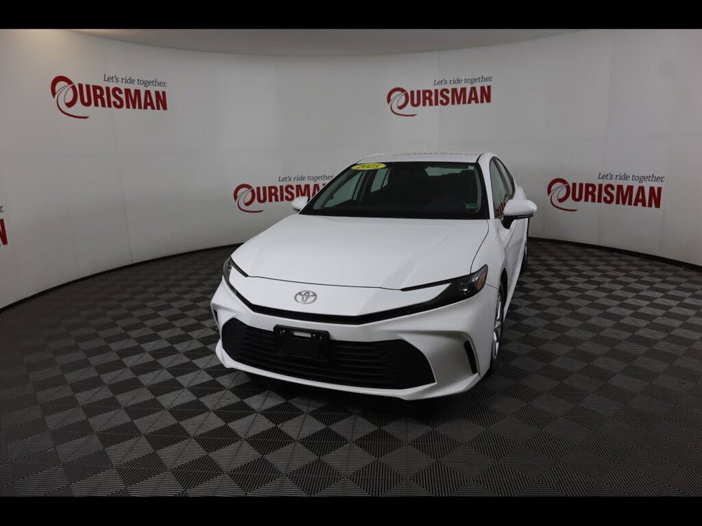 2025 Toyota Camry LE FWD