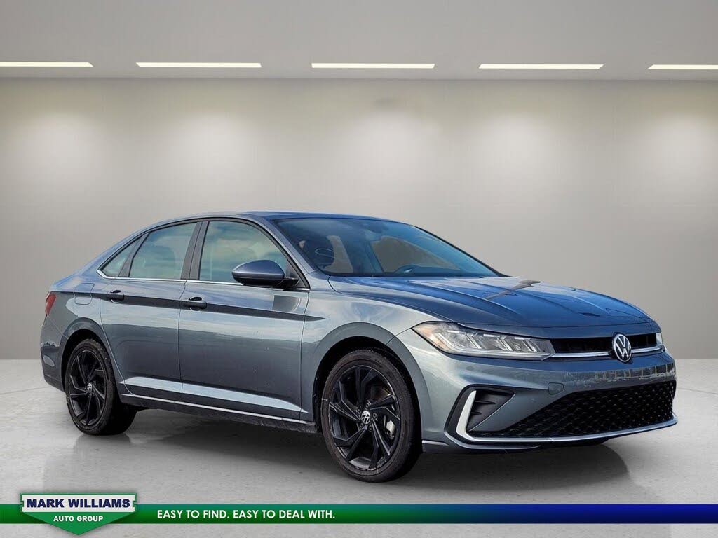 2025 Volkswagen Jetta SE FWD